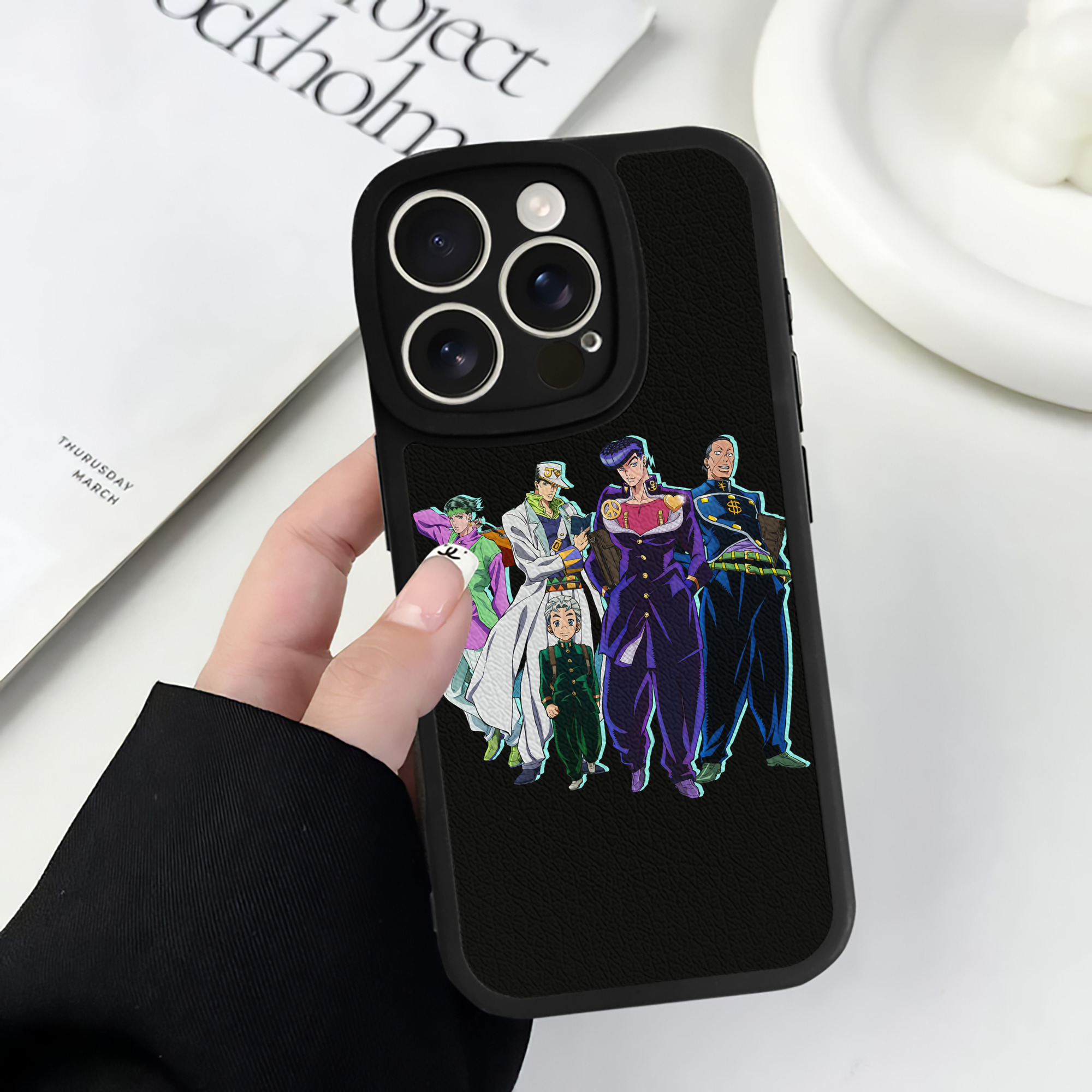 （画像用） ジョジョの奇妙な冒険 JoJo's Bizarre Adventure 【iPhone 16シリーズ対応】シリコンスマホケース（レザー調） 材質：シリコン